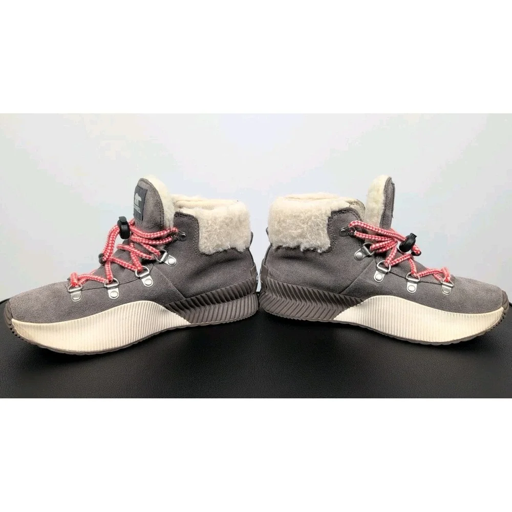 SOREL Out N About III‎ Conquest Winter Ankle Boot Youth Size 4 Grey Boots